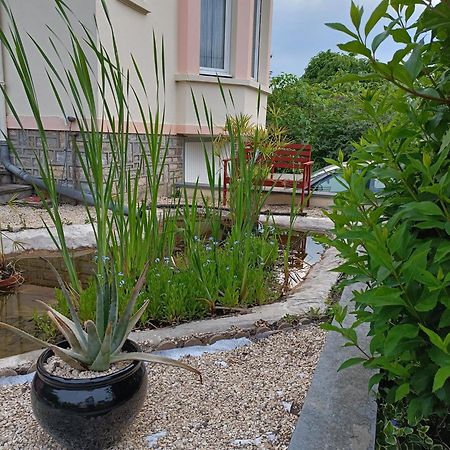Chambre D'Hote Dans Maison Atypique Possibilite 1 Lit Supplementaire Pour 15 Euros Sancoins Buitenkant foto