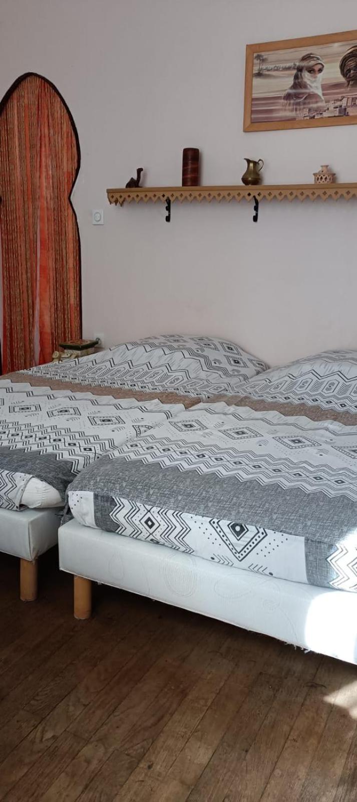 Chambre D'Hote Dans Maison Atypique Possibilite 1 Lit Supplementaire Pour 15 Euros Sancoins Buitenkant foto