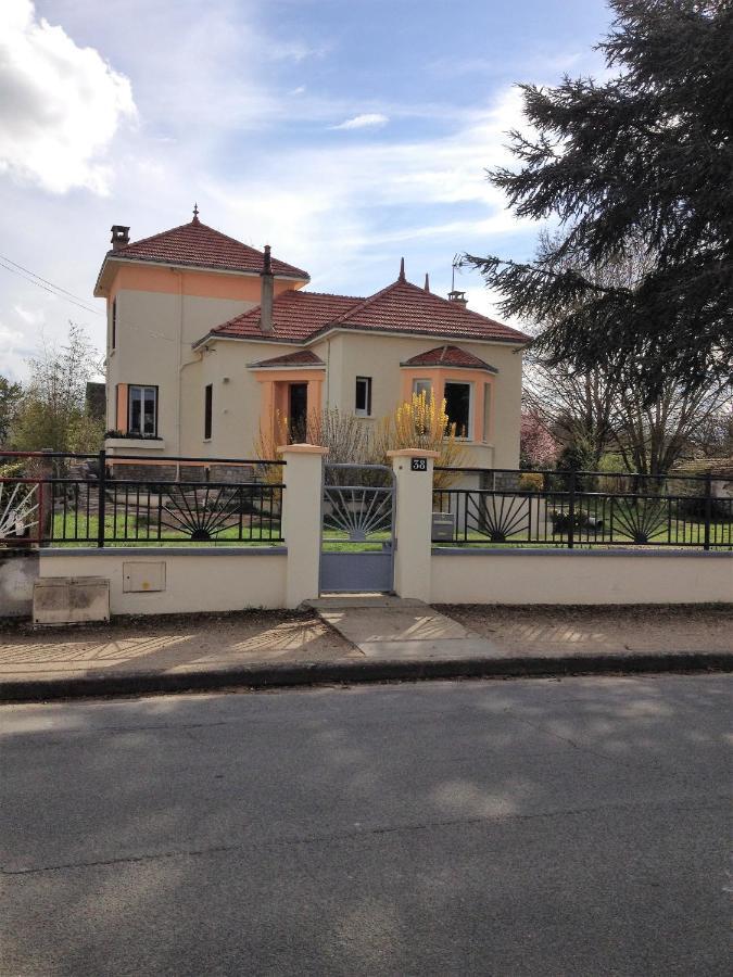 Chambre D'Hote Dans Maison Atypique Possibilite 1 Lit Supplementaire Pour 15 Euros Sancoins Buitenkant foto